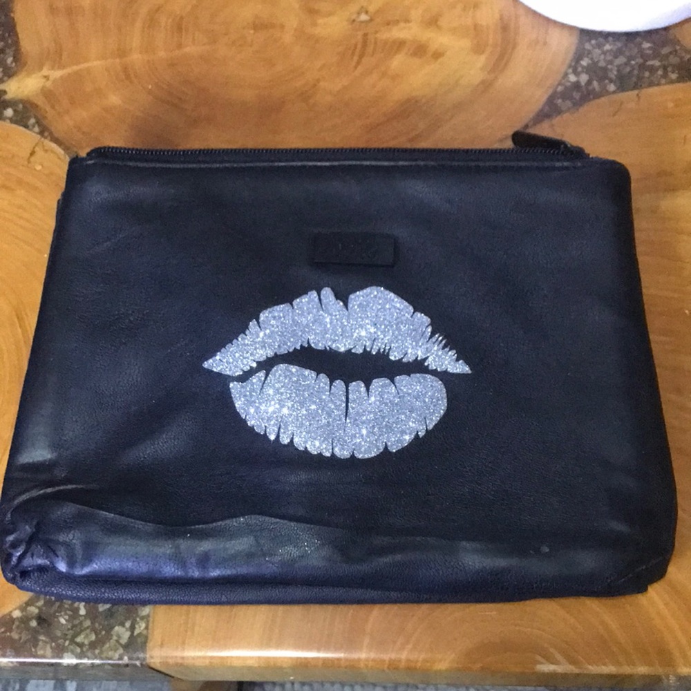 London Soho New York cosmetic case